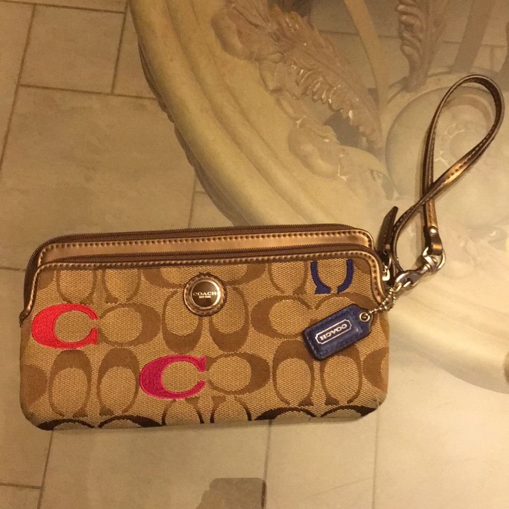 Coach wristlet wallet